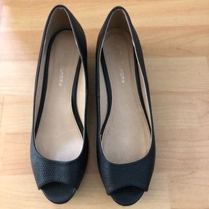 CL by Laundry open toed wedges